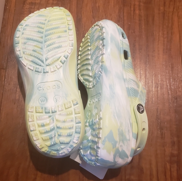 Green and Blue Tie Dye Platform Crocs size 10 new with tag - Picture 5 of 5